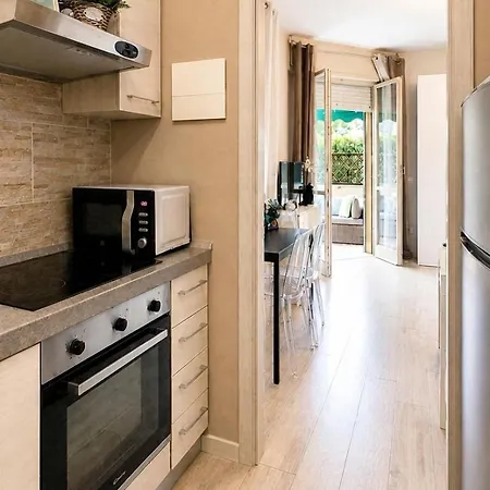 Elegante Oasi Vicino Al Mare - Dei Marmi Apartment *