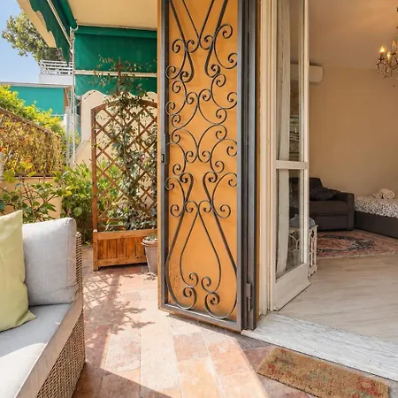 Elegante Oasi Vicino Al Mare - Dei Marmi Apartment *